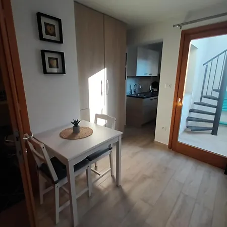 App Hedonist Appartement Novigrad Istria