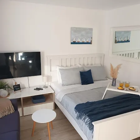 App Hedonist Novigrad (Istria)